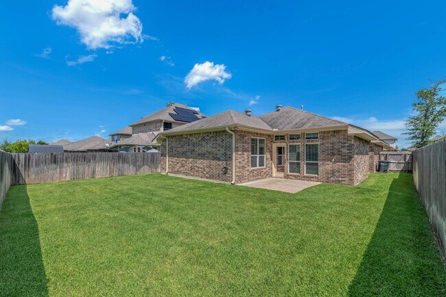 Building Photo - Available for June Move in! Charming 3/2 in Castlegate 2!