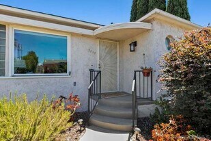 Building Photo - 5833 Estelle St