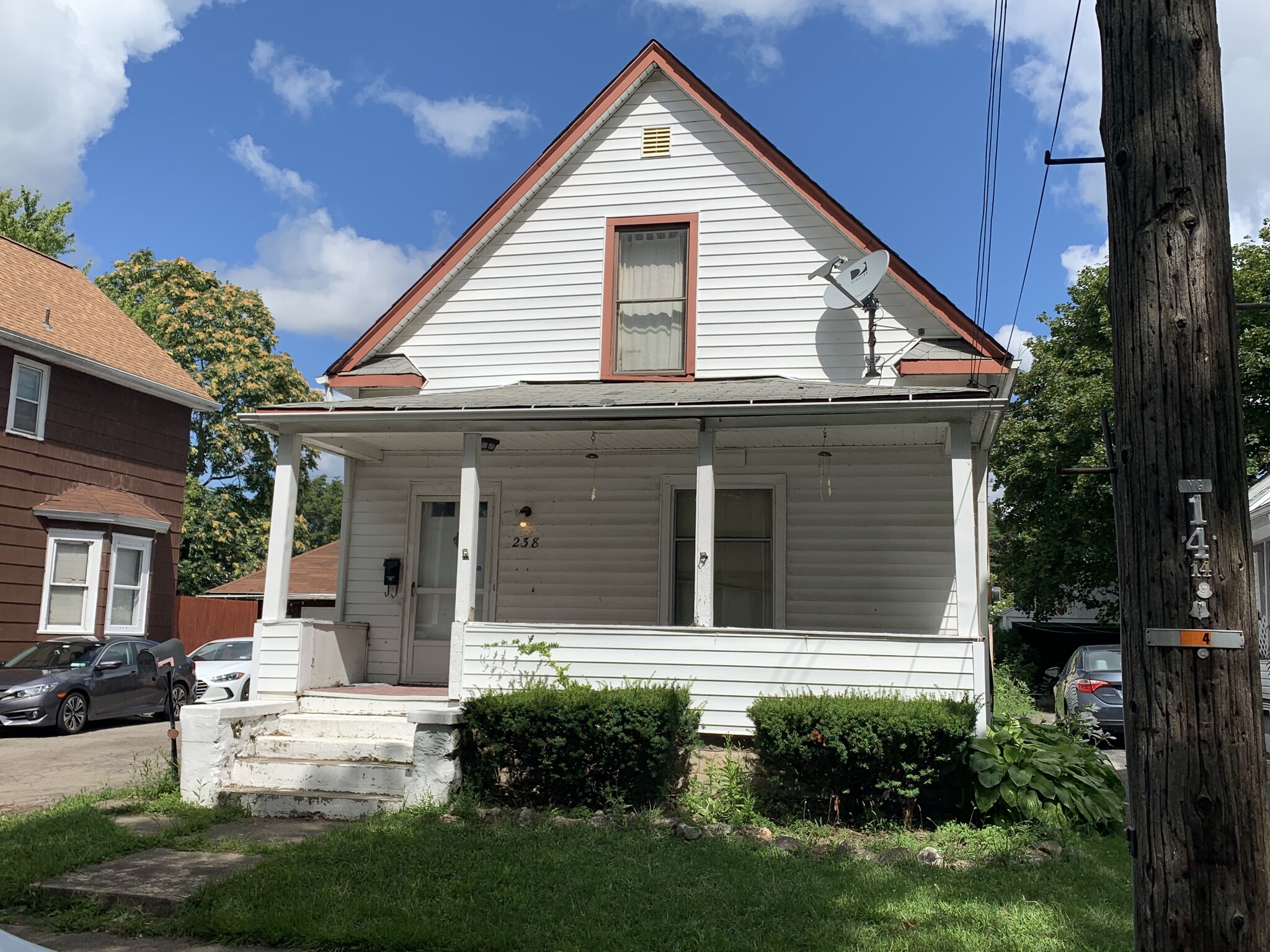 Building Photo - 238 Miller St