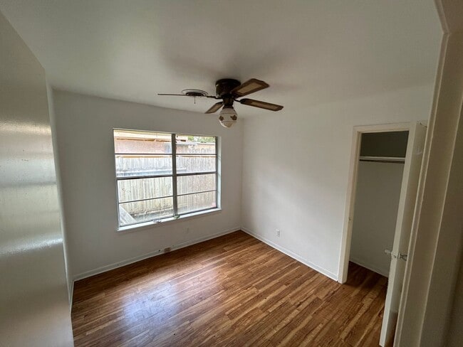 Building Photo - 3 Bedroom 2 Bath House in Corpus Christi! ...