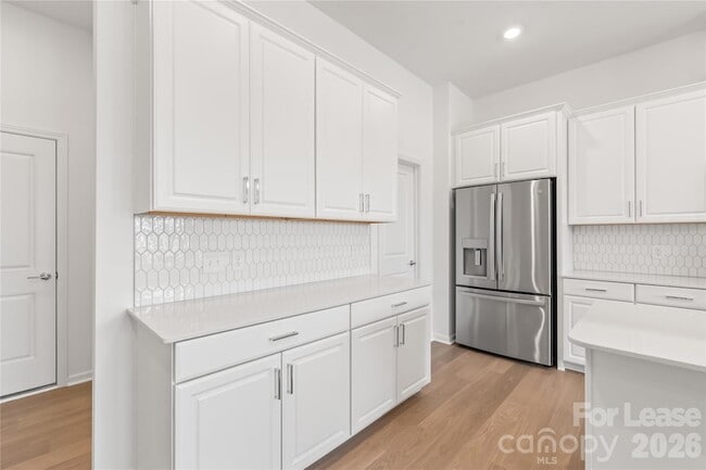 Building Photo - 302 Silver Fleet Dr