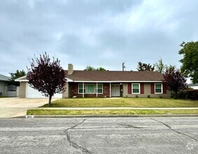 Building Photo - Coming June 2025 – Prime Claremont Location!