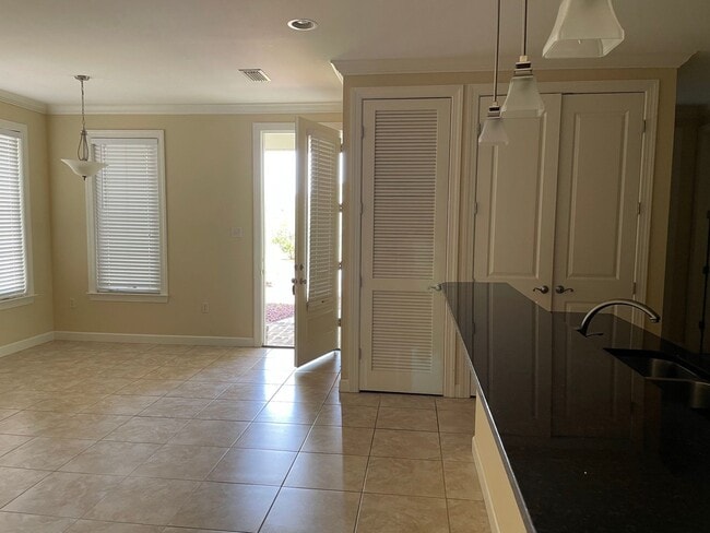 Building Photo - Great 3 Bedroom home - Coming from March 20th