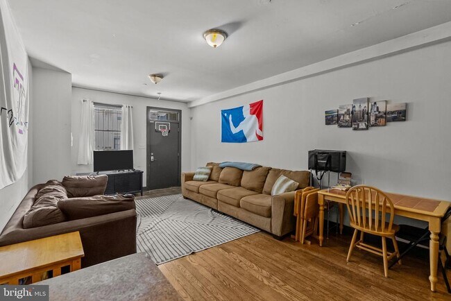 Building Photo - 1805 N 18th St