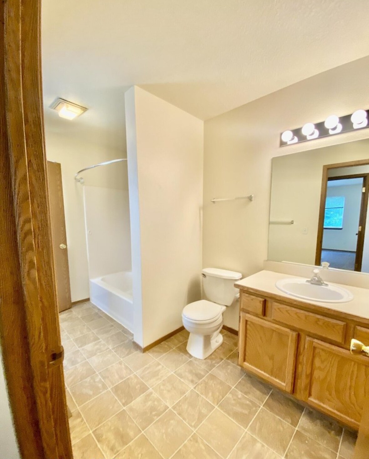 Building Photo - 107 N Caton St