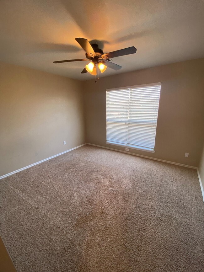 Building Photo - 2612 NW 164th Terrace