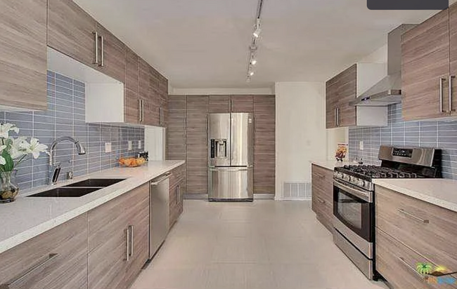 Modern bright kitchen. - 2080 E McManus Dr