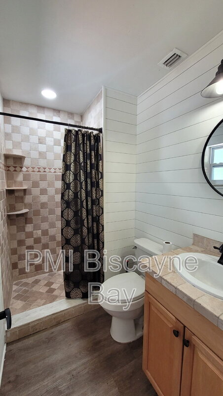 Building Photo - 1309 NW 89th Dr