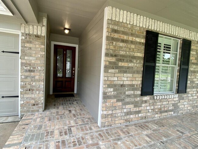 Building Photo - 7807 Highland Glen Dr