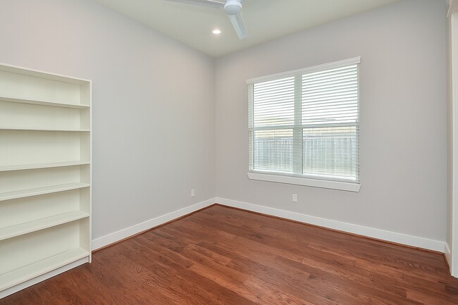 Building Photo - 18526 Bridgeway Ln