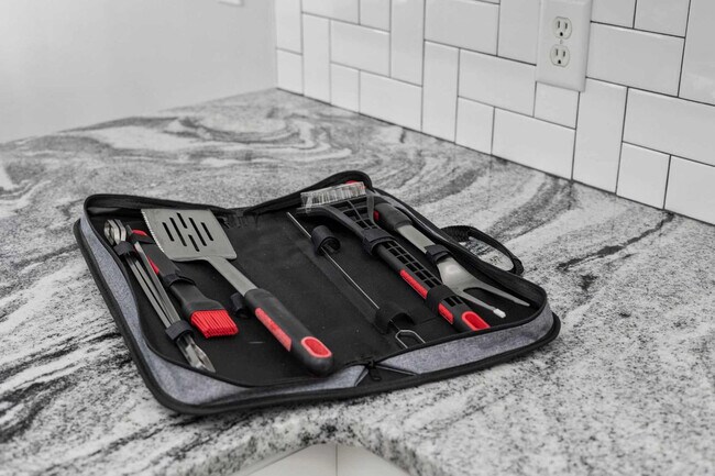 Building Photo - 111B S Yaupon Dr