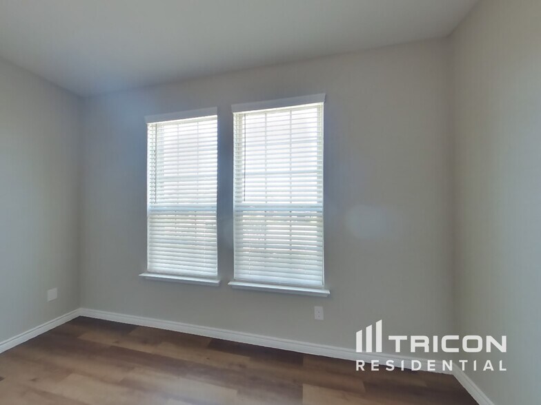 Building Photo - 505 Pleasant Hill Ln