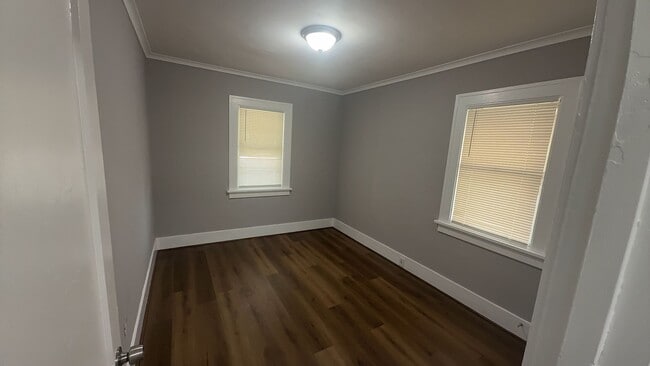 Building Photo - Charming 2-Bedroom Home in Toledo – Cozy & Convenient!
