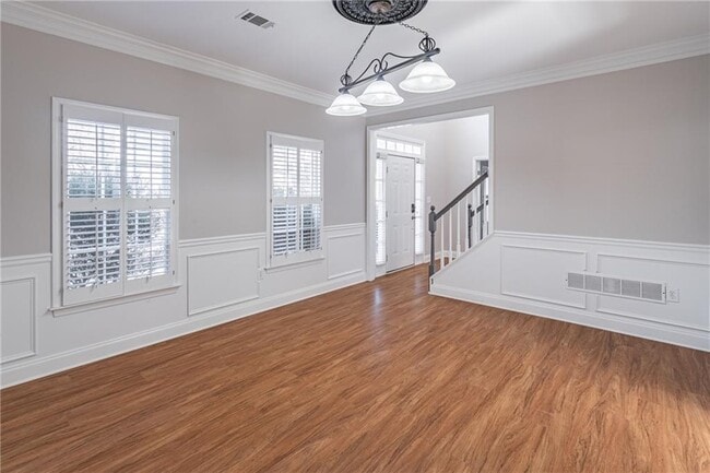 Building Photo - 3147 Crestmont Way NW