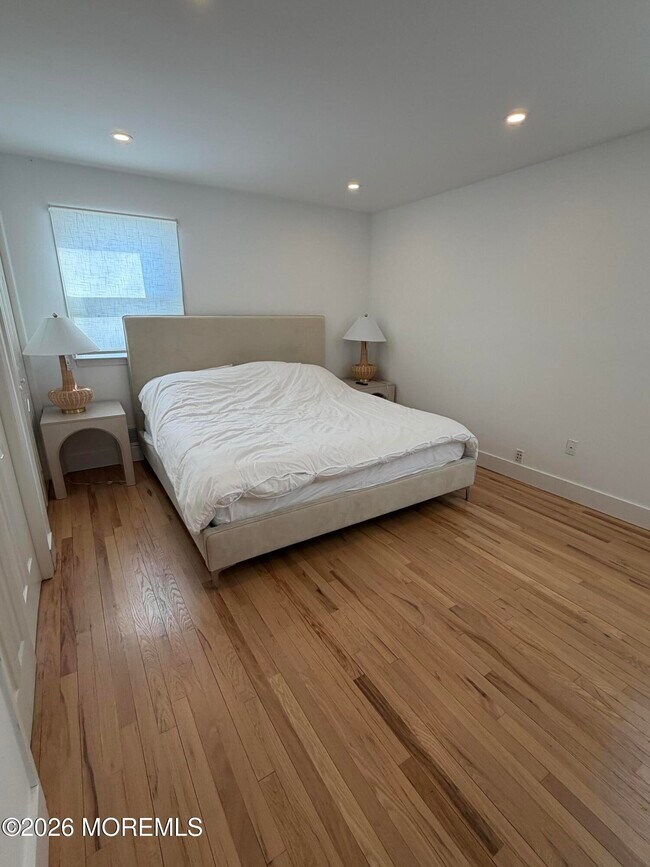 Building Photo - 534 Apple Dr