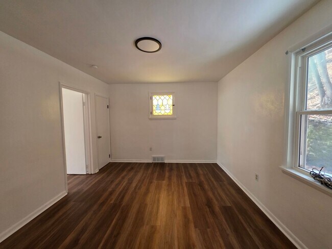 Building Photo - 4 Bedroom House for Rent in Shaler Schools !