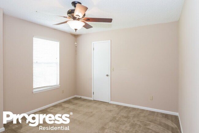 Building Photo - 471 Moby Dick Dr N