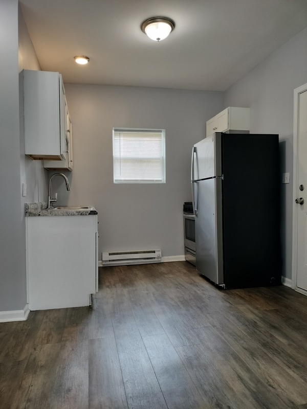 Building Photo - 6601 S Green St