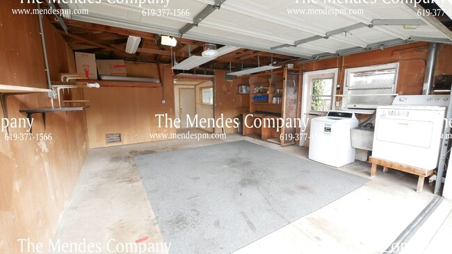 Building Photo - 933 Temple St