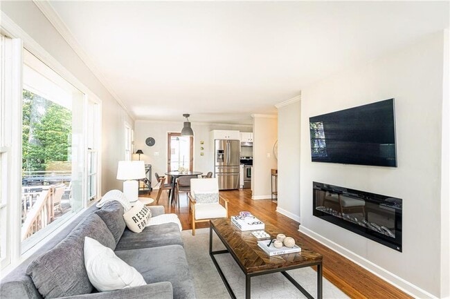 Building Photo - 1295 Lindenwood Ln NE