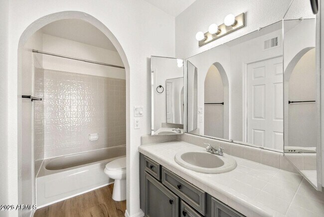 Building Photo - 2848 E Brown Rd