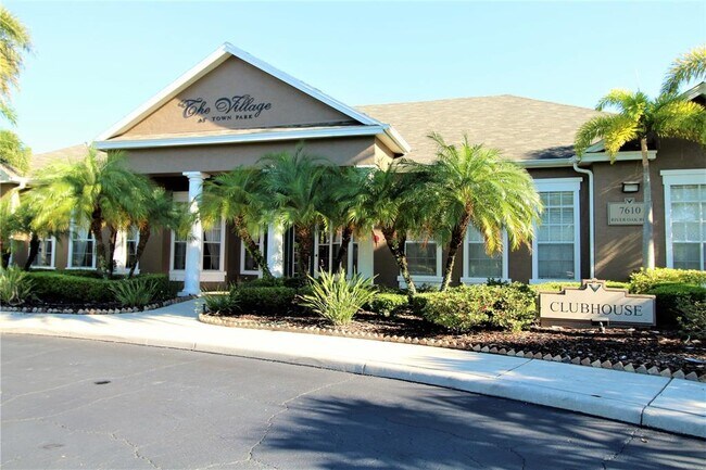 Building Photo - 8905 Manor Loop