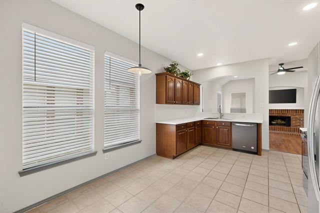 Building Photo - 1409 Clear Creek Dr