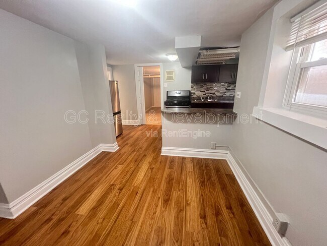 Building Photo - 5410 W Berteau Ave