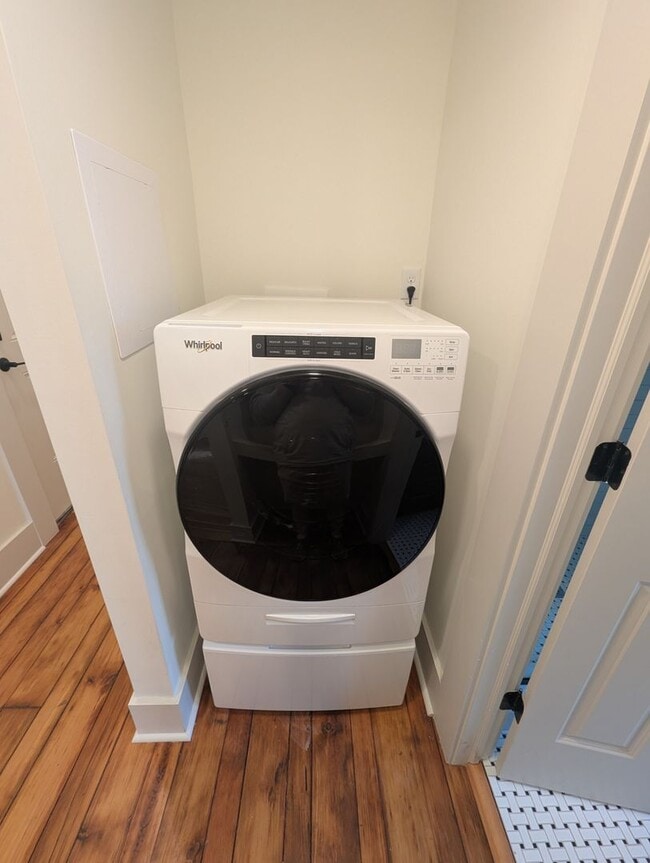 Building Photo - Brand-New Apartment in Historic Covington, New Appliances, In Unit Washer/Dryer