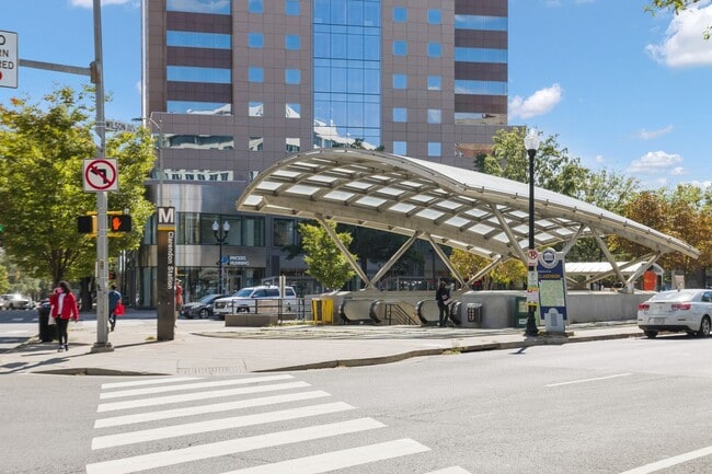 Building Photo - The Hartford | 2 Bed | 2 Bath | 1,100 Sf | 1 Private Balcony | 1 Garage Parking