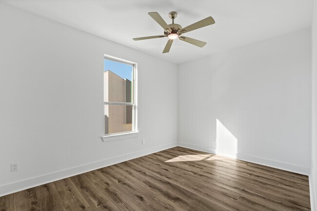 Building Photo - 5610 Savyon Dr