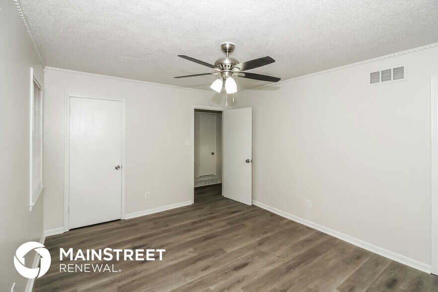 Building Photo - 3621 Mozelle St