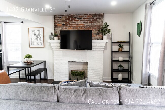 Building Photo - 1487 Granville St