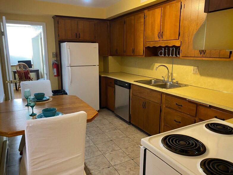Furnished Kitchen - 10 E Church St