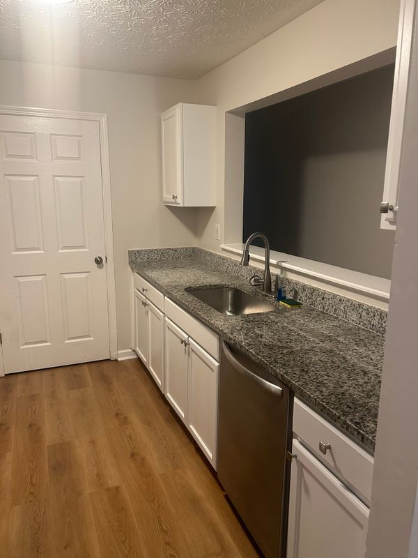 Building Photo - 8102 Fairington Village Dr