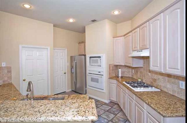 Building Photo - 9702 Valley Lake Ct