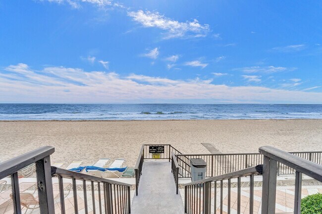 Building Photo - 4280 Galt Ocean Dr