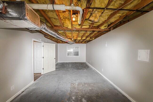 Building Photo - Fantastic 3bd/2ba home! Let yourself in!
