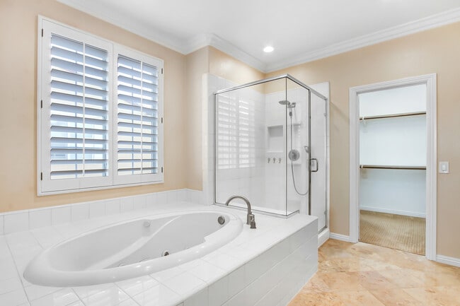 Building Photo - 12689 Mediterranean Dr