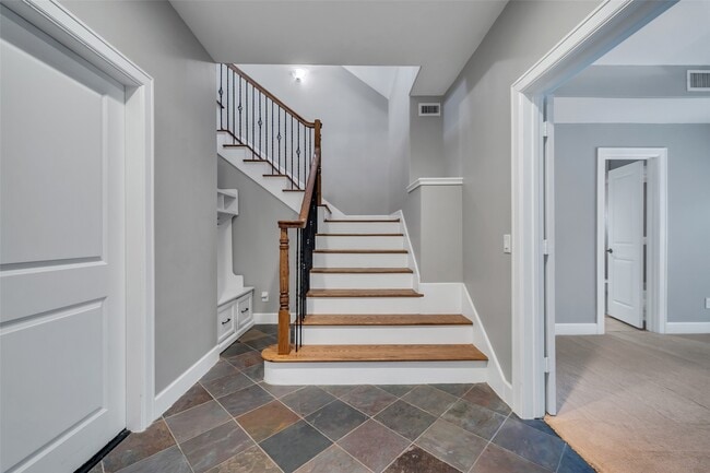 Building Photo - 542 Bomar St