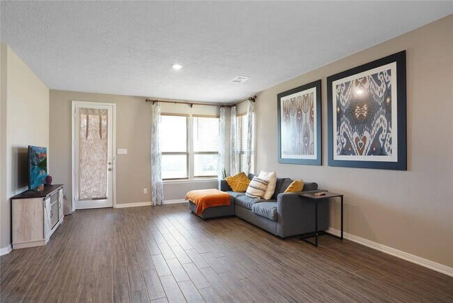 Building Photo - 2210 Thunderbolt Peak Dr