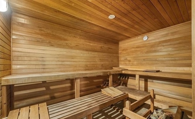 Building Photo - 3028 Western Ave