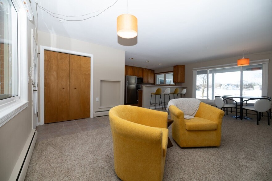 Living / Dining / Kitchen - 504 Burgess Dr