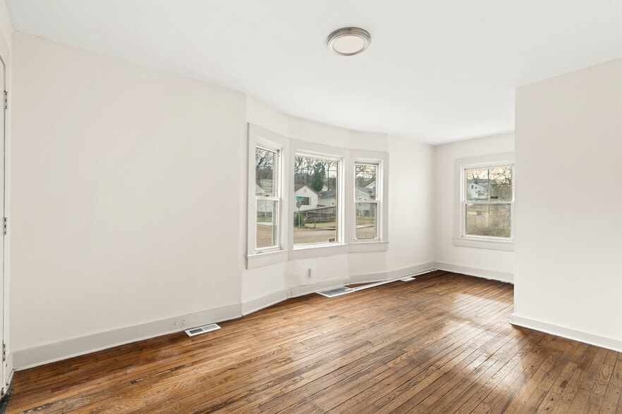 Building Photo - 4009 Catalpa Ave