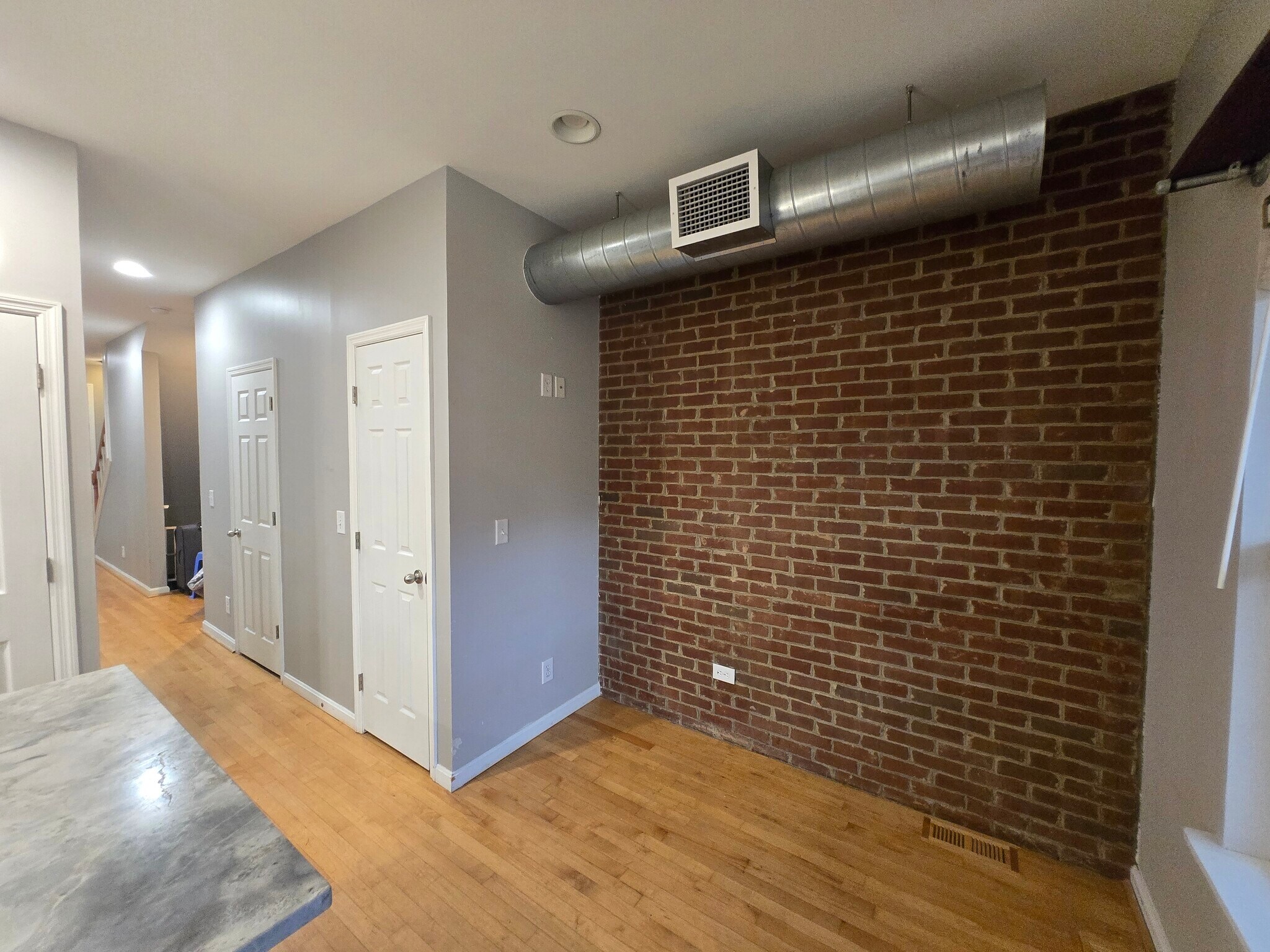 Building Photo - 929 Weninger Cir