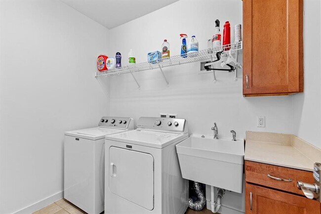 Building Photo - 4408 Banister Ln