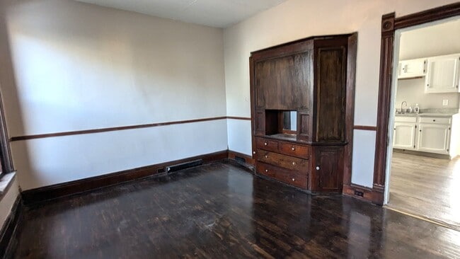 Building Photo - 1450 Clinton St