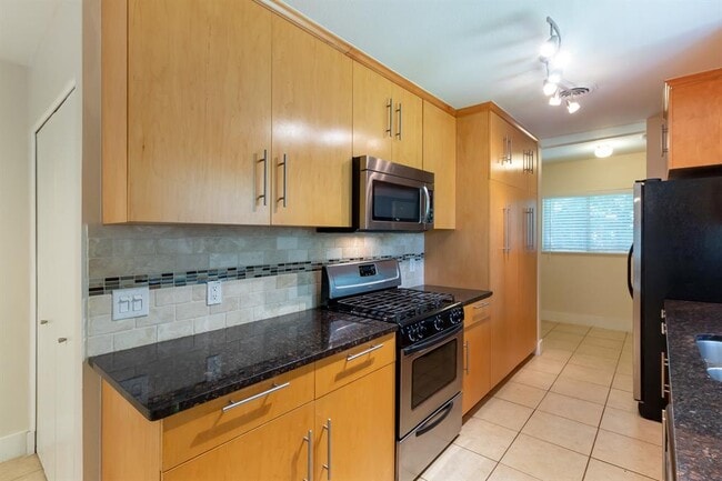 Building Photo - 2604 Rock Terrace Dr