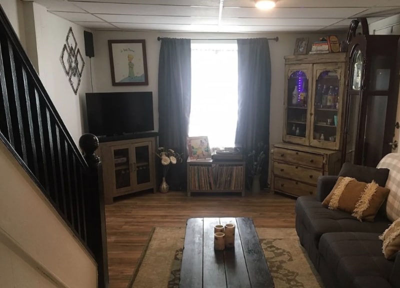 Building Photo - 1901 E Main St