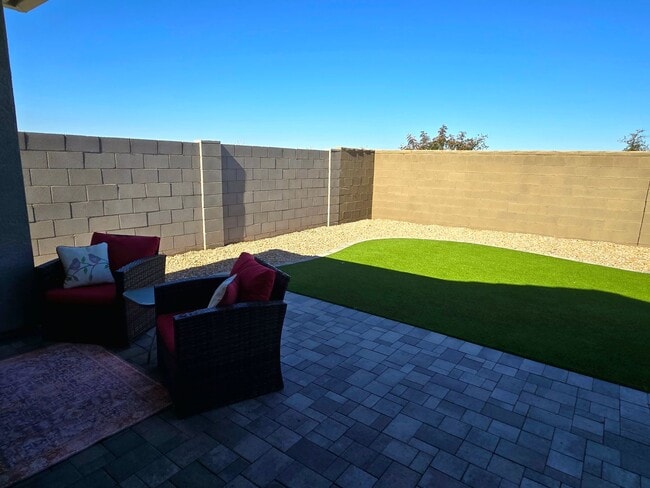 Building Photo - 3-bedroom home In Superstition Vistas, just 2 years new